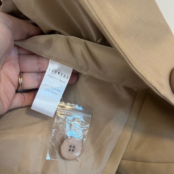 Lioness | Oversized Blazer - Picture 10 of 11